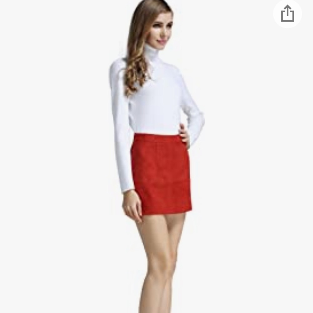 Cute red mini skirt with zipper in back - Picture 2 of 6